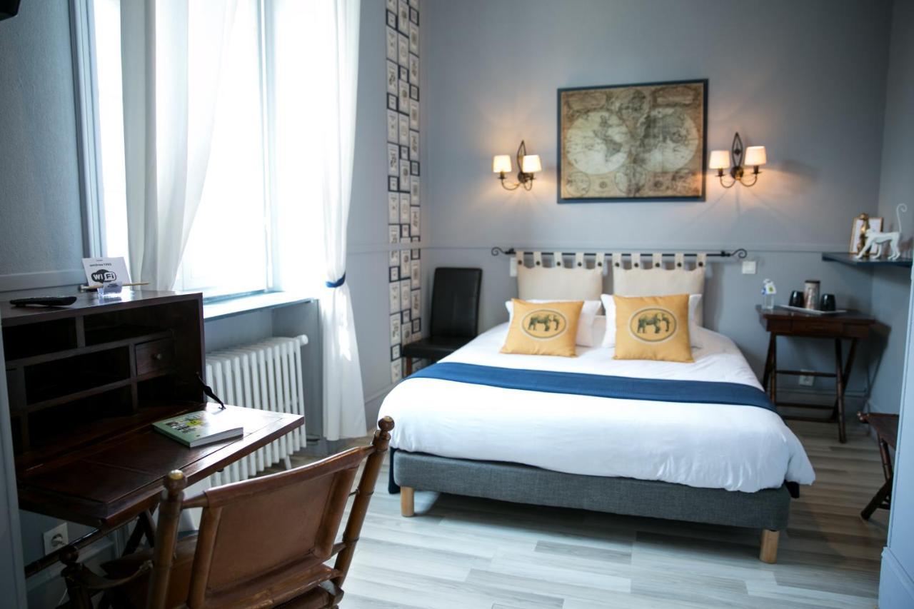 Hotel Logis De L'ombree Combrée