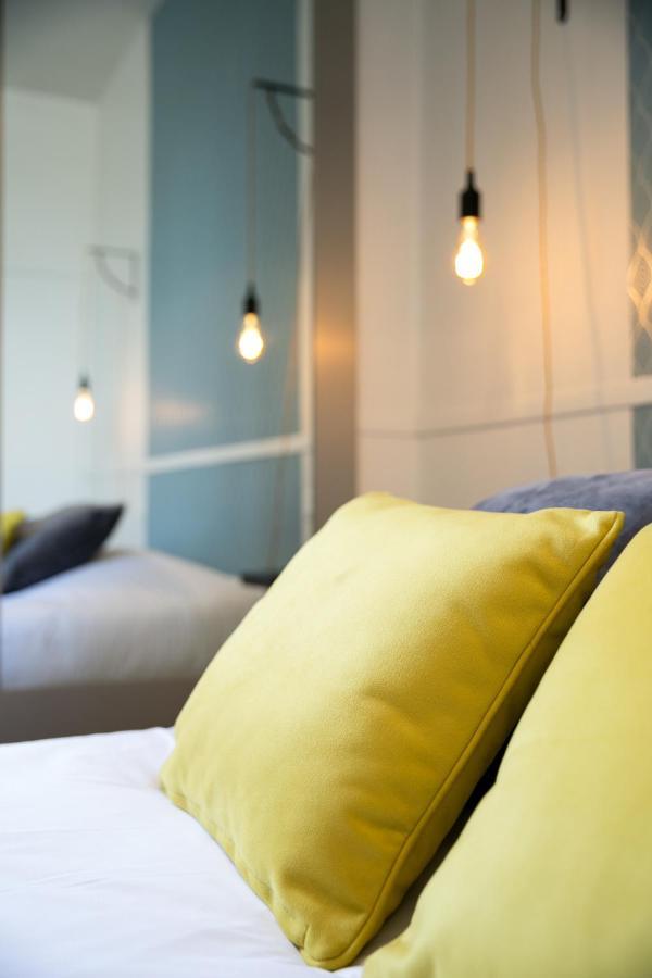 Logis De L'ombrée Hotel Combrée