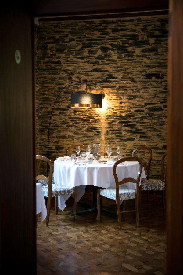 Hotel Logis De L'ombree Combrée