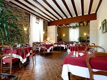 Logis De L'ombree 2* Combrée
