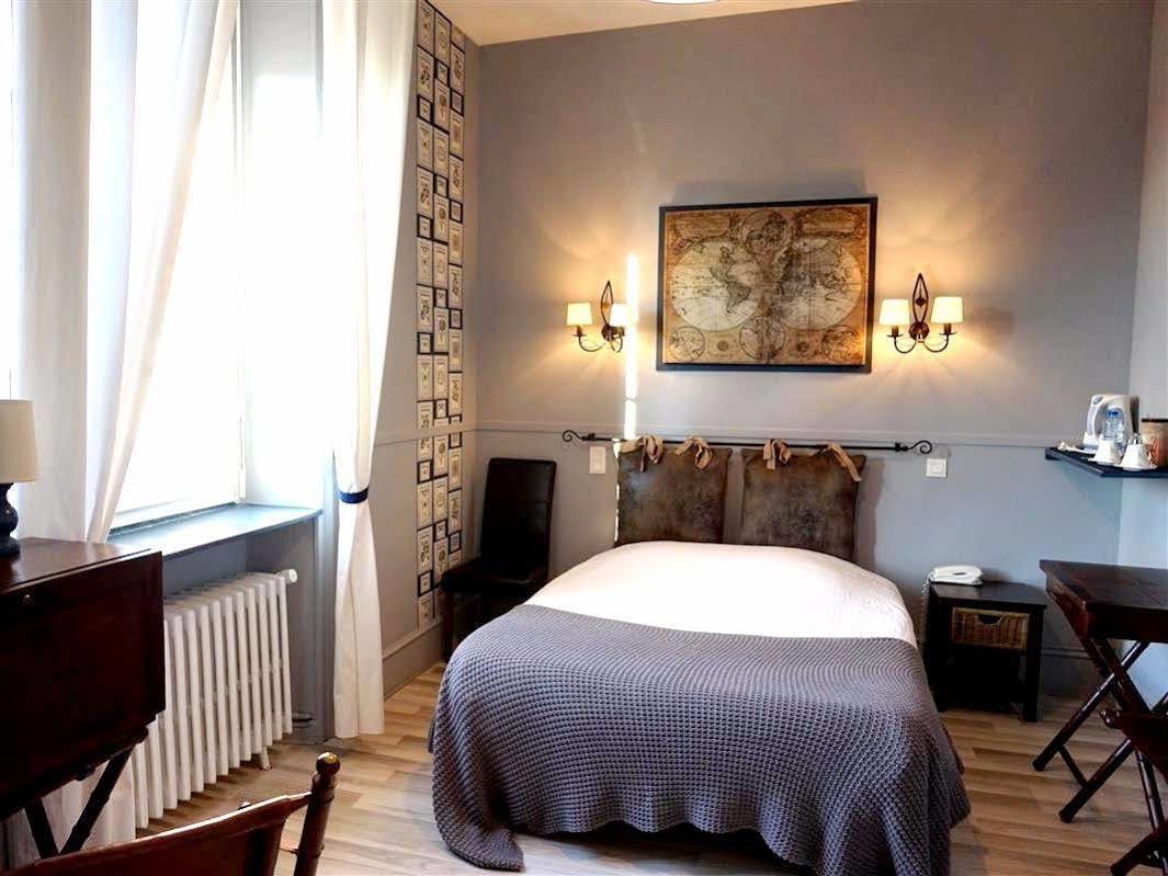 Hotel Logis De L'ombree 2*